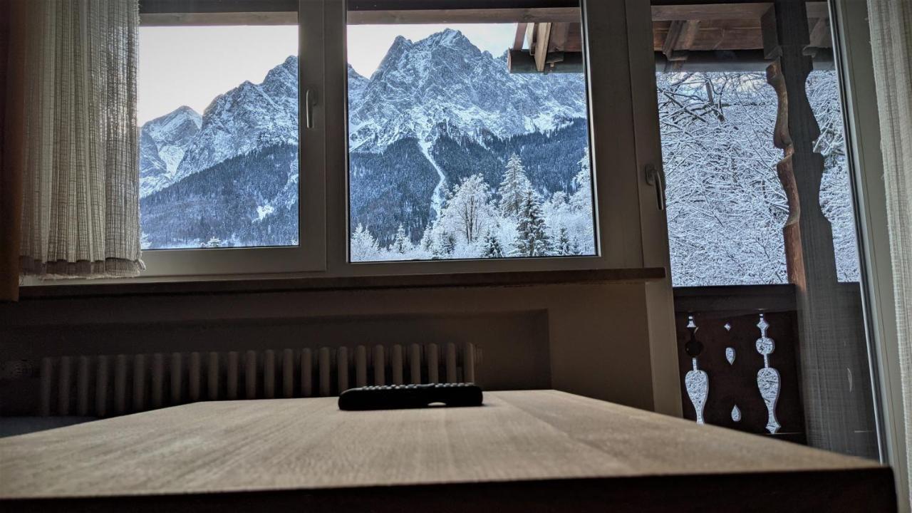 Ferienhaus Wetterstein Грайнау Экстерьер фото
